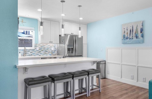 Eastside Santa Cruz House | 3 Bedroom Home - Walk to Twin Lakes State Beach!