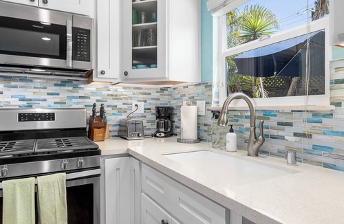 Eastside Santa Cruz House | 3 Bedroom Home - Walk to Twin Lakes State Beach!