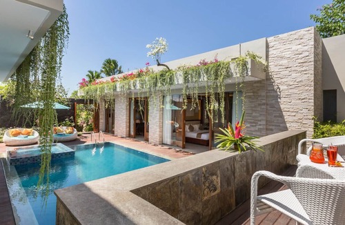 Mumbul Villa | 3 Bedrooms villa with great view