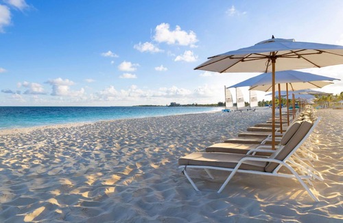 Grace Bay Resort | 302 m² Resort ∙ 2 bedrooms ∙ 127 guests