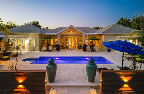Leeward Settlement House | 344 m² House ∙ 4 bedrooms ∙ 8 guests