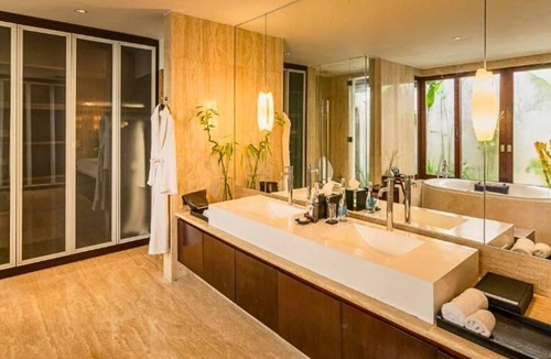 Pecatu Villa | 3500 m² Villa ∙ 5 bedrooms ∙ 10 guests