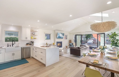 Capitola House | 3868 Emerald House - Quiet Street, Walk to Beaches