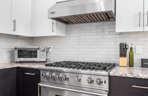 Capitola House | 4 bedroom home in Capitola Village, free parking!