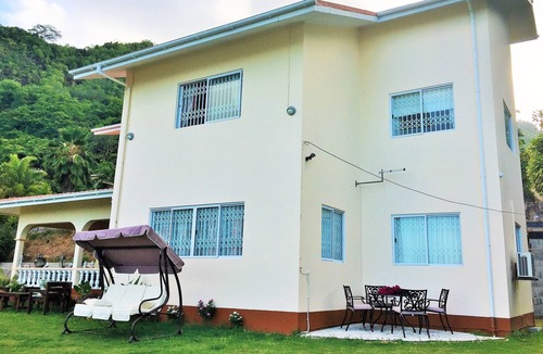 Mahe Island Villa | 4 Bedrooms Villa in Seychelles set in a beautiful garden - Perfect for groups