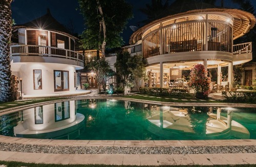 Candi Dasa Resort | 444 m² Resort ∙ 9 bedrooms ∙ 26 guests