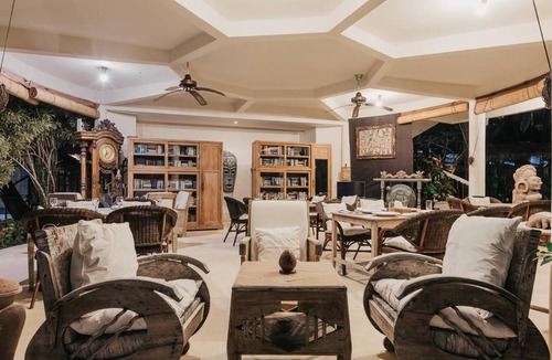 Candi Dasa Resort | 444 m² Resort ∙ 9 bedrooms ∙ 26 guests