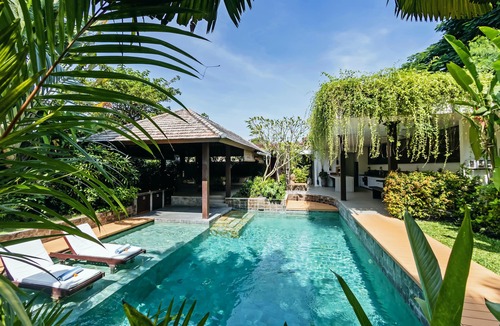 Central Seminyak Villa | 4BR Villa Besok