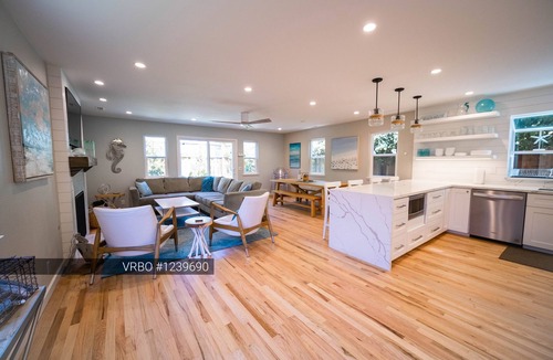 Opal Cliffs House | 5 Minute Shortcut to the Beach with This Resort-like Pleasure Point House