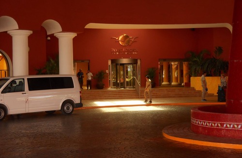 Villa Juarez Apartment | 5 star private resort in exclusive BEACHFRONT secluded location