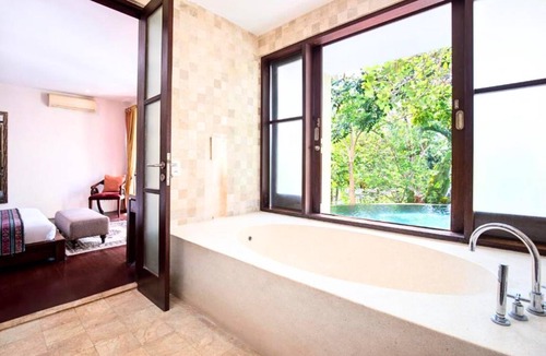 Jimbaran Bay Villa | 500 m² Villa ∙ 4 bedrooms ∙ 8 guests