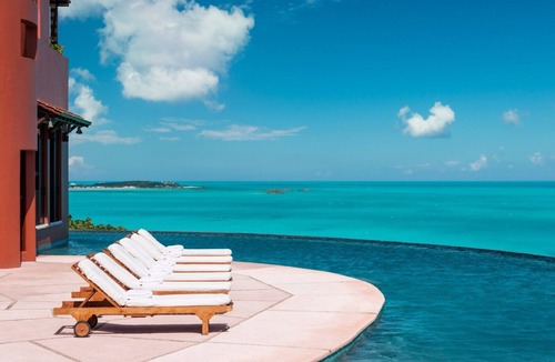 Venetian Road Settlement Villa | 6 Bedroom Villa - Beachfront Alcove - Turks & Caicos