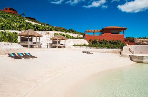Venetian Road Settlement Villa | 6 Bedroom Villa - Beachfront Alcove - Turks & Caicos
