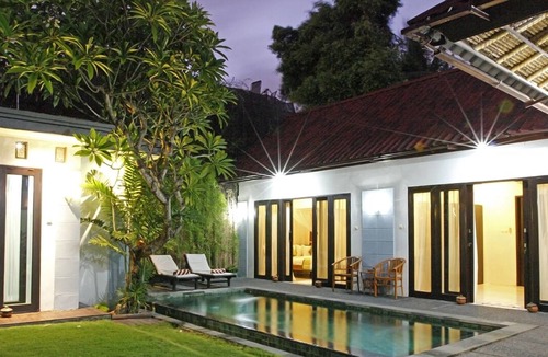 Dyanapura House | 7 Bedrooms, 3 Private Pool Villas, Sleeps up to 14 guests, Staff service