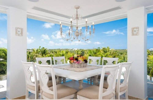 Long Bay Villa | 8 Bedroom Luxury Beachfront Villa in Turks & Caicos - Incredible Location
