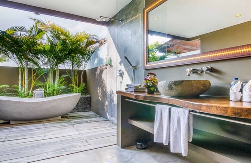 Central Seminyak Villa | 800 m² Villa ∙ 7 bedrooms ∙ 15 guests