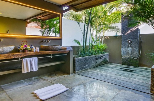 Central Seminyak Villa | 800 m² Villa ∙ 7 bedrooms ∙ 15 guests