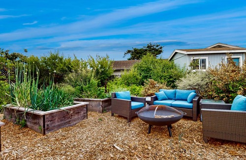 Westside Santa Cruz House | 98 m² House ∙ 3 bedrooms ∙ 6 guests