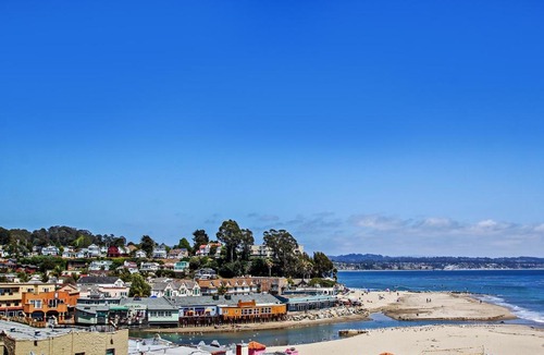Capitola House | A Luxury Oceanside Dream Beach House in Capitola Village *Panoramic Ocean Views*