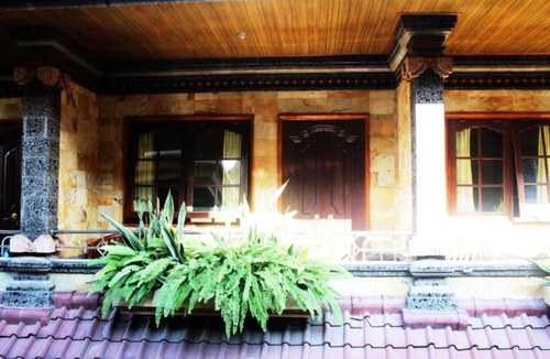 Downtown Kuta House | Affordable Guest House in the Heart of Poppies Lane, Legian (SGRSDH)
