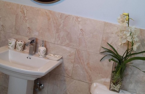Discovery Bay House | Aloe Ville. Ocean Breeze From The Tropical Scenery.