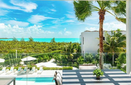 Long Bay Hills Apartment | Amazing 2 bedroom Ocean View Suite in Long Bay beach!