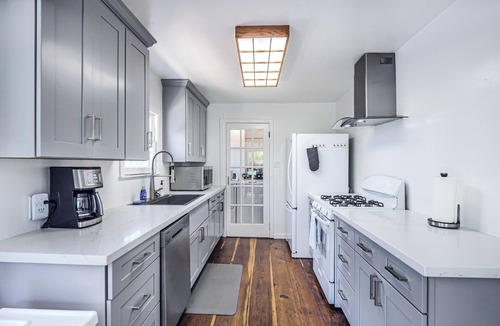 Eastside Santa Cruz House | Amazing Gardens 5min to beach in 3bdr house