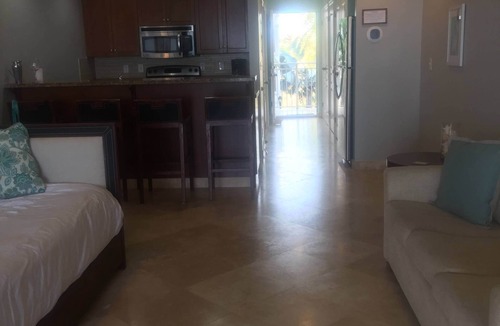 The Bight Condo | Amazing Grace Bay Views, Terraces, Pools & Location! Walk to Beach, Restaurants.