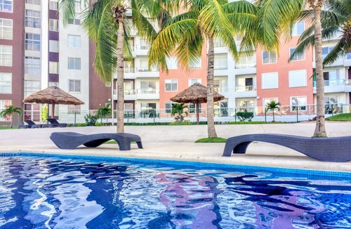 Cancun Apartment | Amazing View of the lagoon from The big Terrace, Ground Floor Apartment.