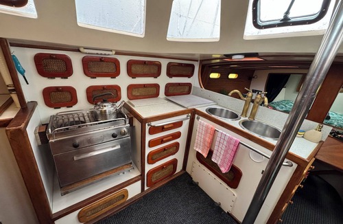 Taravao Boat Rental | An unusual night on a sailboat