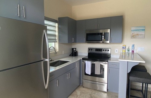 Leeward Settlement Apartment | Apartment- 5 Mins Drive to the Beach