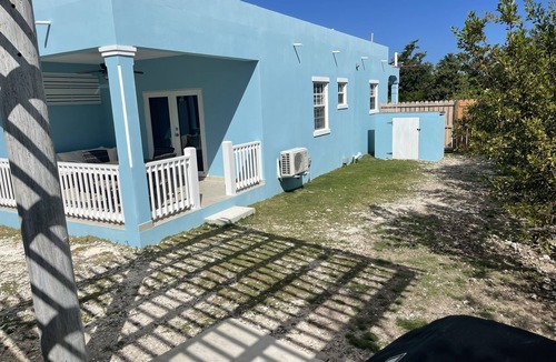 Leeward Settlement Apartment | Apartment- 5 Mins Drive to the Beach