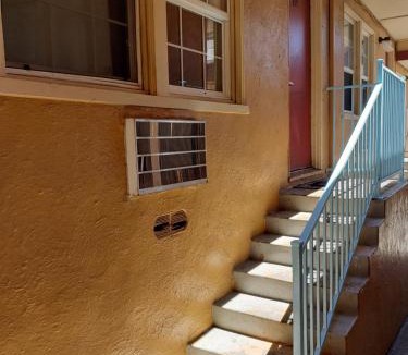 Beach Hill - Beach Flats Hotel | Aqua Breeze Inn