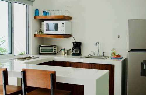 Puerto Morelos Apartment | AQUA GUESTHOUSE 3~ STEPS FROM THE BEACH ~ POOL ~ A+ INTERNET