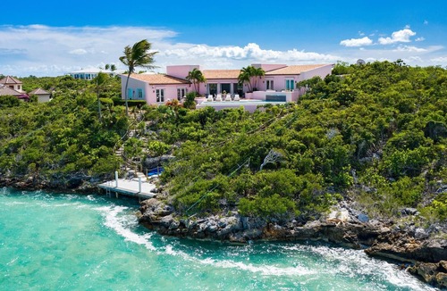 Ocean Point Villa | Aqua Pulchra – a Private Waterfront Haven of Peace and Tranquility