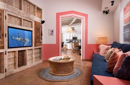 Ocean Point Villa | Aqua Pulchra Summary: