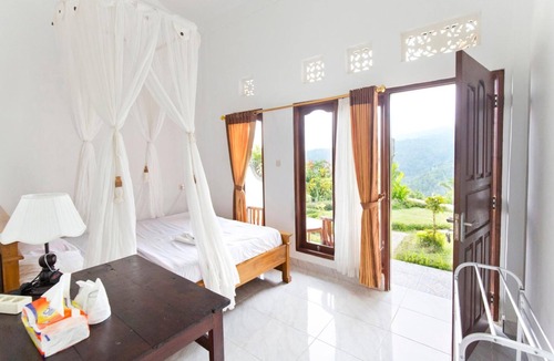 Munduk House | Aris Homestay and Warung Made