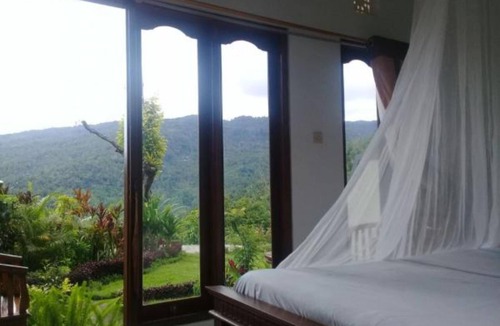 Munduk House | Aris Homestay and Warung Made