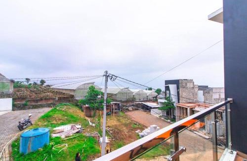 Ngaglik Villa | Arrayan B4 Private Pool and Rooftop