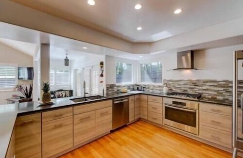 Westside Santa Cruz House | ☀️AUG 17-25 reduced rates+ 10% on 7 nights. SANTA CRUZ Oasis POOL+HOT TUB+DOGS☀️