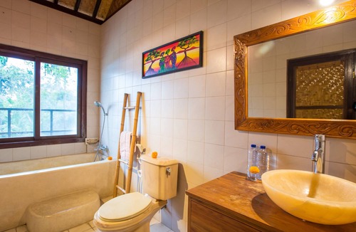 Ubud House | Authentic Balinese Superior with Fan