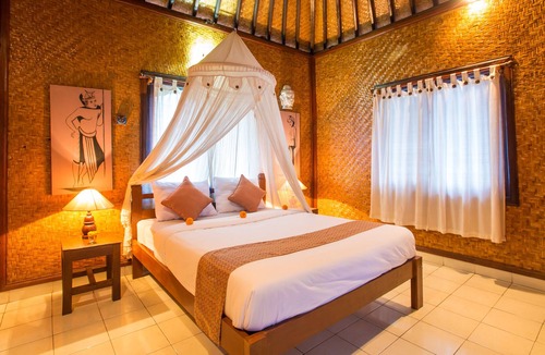 Ubud House | Authentic Balinese Superior with Fan