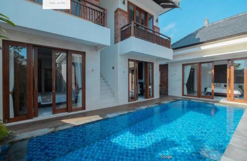 Padonan Villa | Authentic Temple & Garden: 5BR Villa
