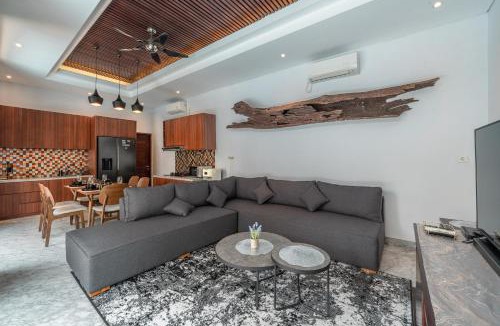 Padonan Villa | Authentic Temple & Garden: 5BR Villa