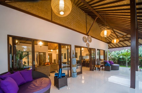 Andong Villa | Axros villa with stunning junggle view