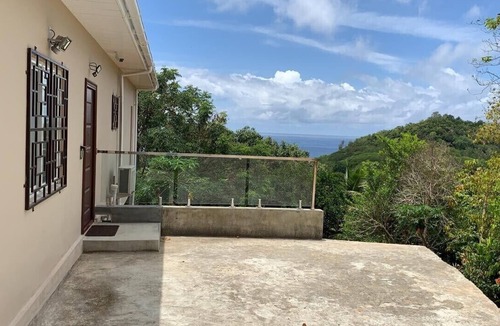 Mahe Island House | Baie Lazare View