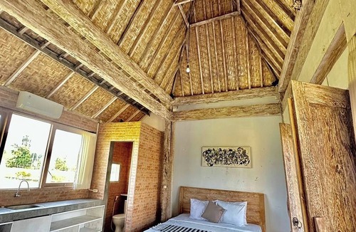 Renon Hostel | Bali Eco Living Yoga Healing Meditation and Retreat Center