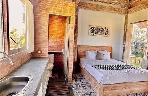 Renon Hostel | Bali Eco Living Yoga Healing Meditation and Retreat Center