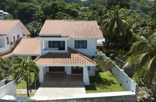 Mare Anglaise Villa | Beach View Villa - Beauvallon Villas
