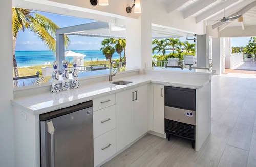 Grace Bay West Villa | BEACHFRONT! Grace Bay Beach, Sleeps 12
